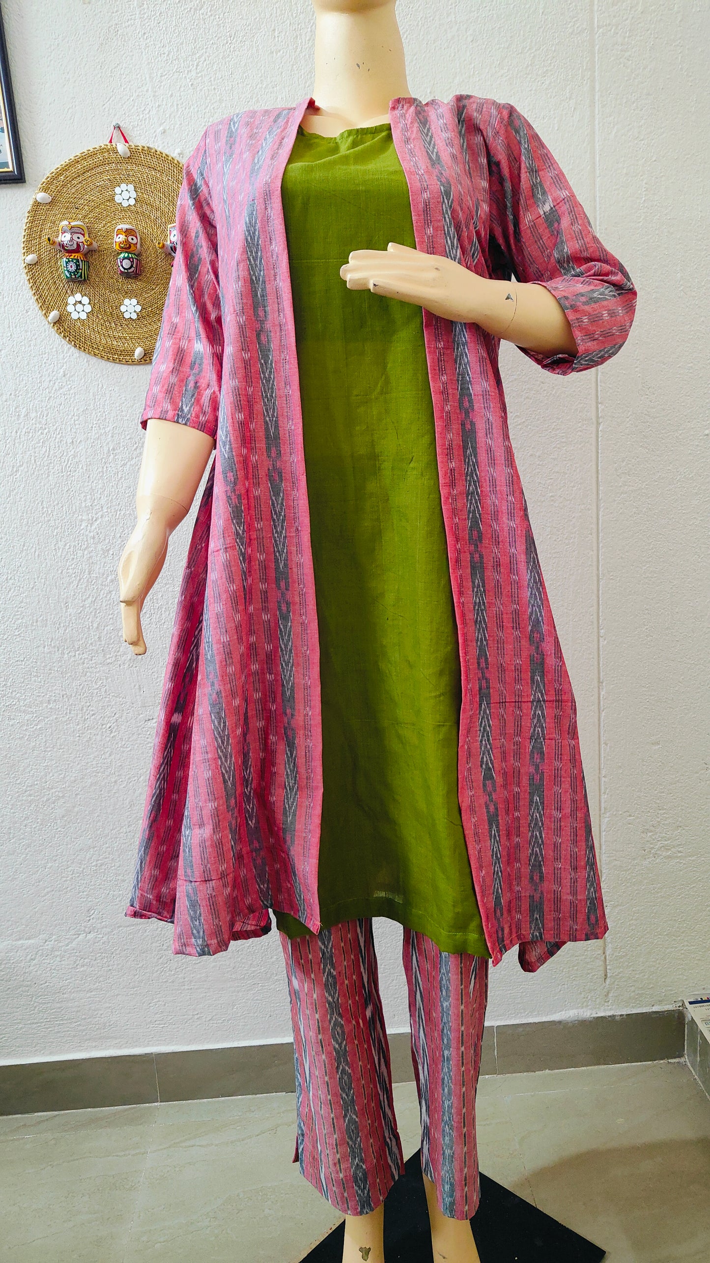 Handloom Women Shrug Set