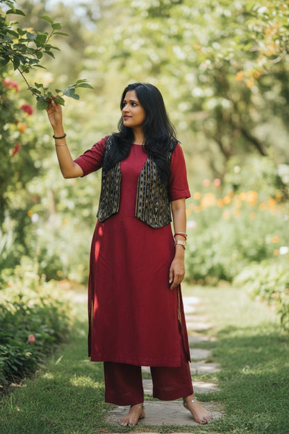 Handloom Maroon Kurta Set & Half Jacket